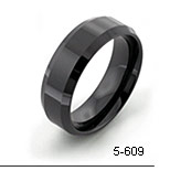 black ceramic ring 